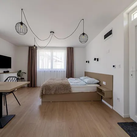 Oliver Apartament *