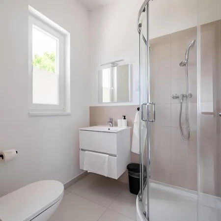 Oliver Apartament Lenti