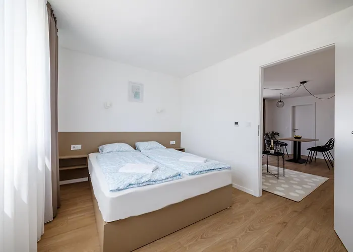 Oliver Apartment *